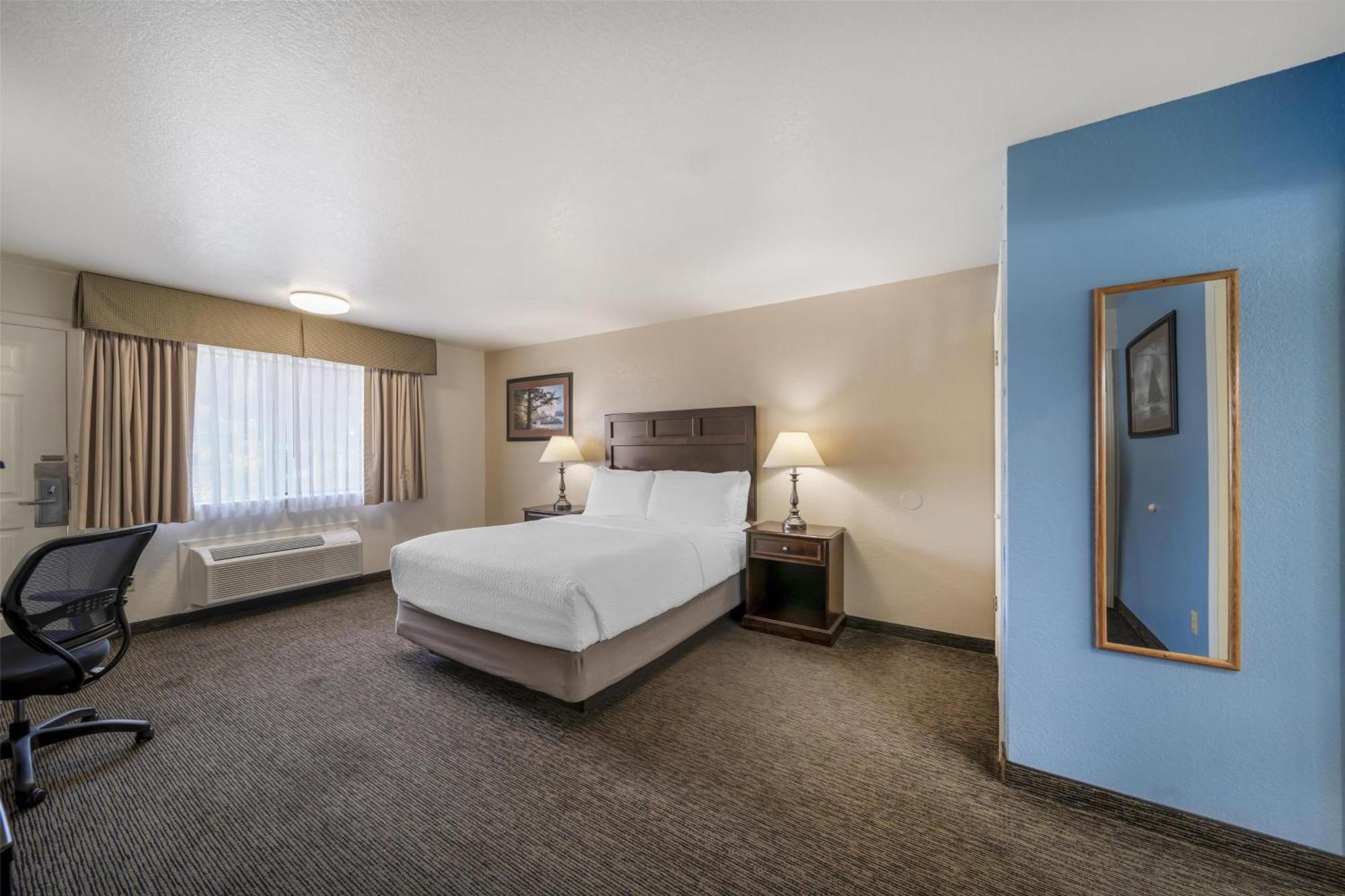 Queen Room with Mobility Accessible Walk-In Shower
